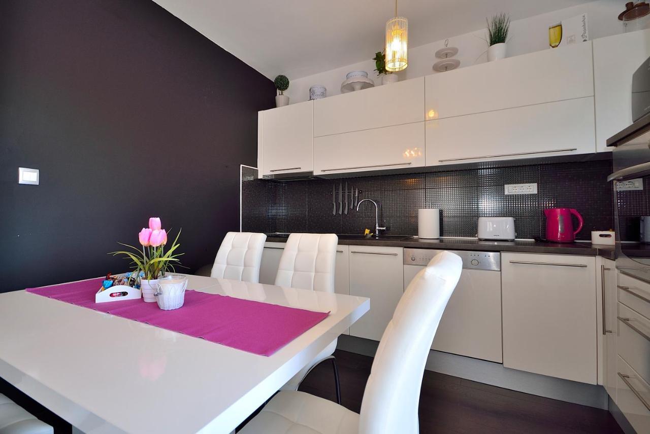 Apartman Staro Selo พรีมอชเตน ภายนอก รูปภาพ