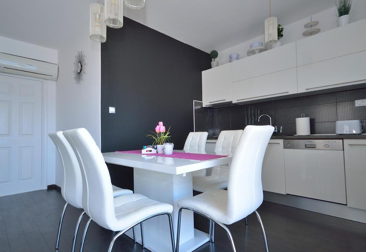 Apartman Staro Selo พรีมอชเตน ภายนอก รูปภาพ