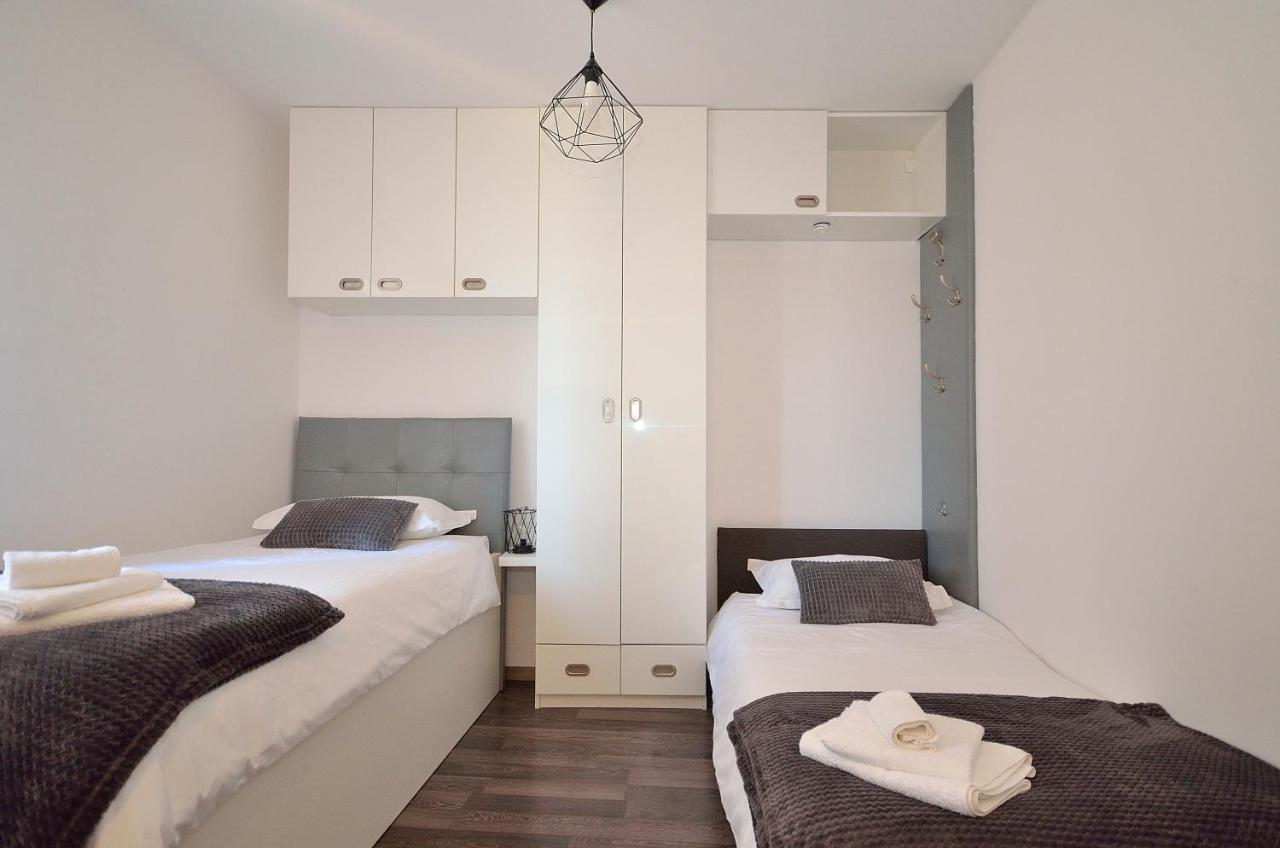 Apartman Staro Selo พรีมอชเตน ภายนอก รูปภาพ